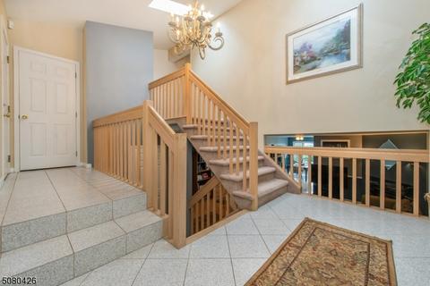 52 Skyview Ter, Clifton, NJ 07013 photo 5