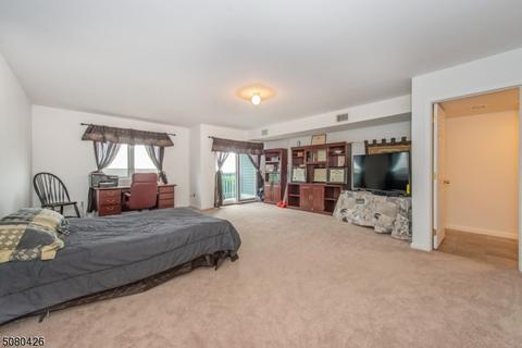 52 Skyview Ter, Clifton, NJ 07013 photo 6