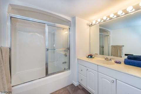 52 Skyview Ter, Clifton, NJ 07013 photo 11