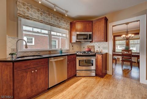 11 Undercliff Rd, Millburn, NJ 07041 photo 9