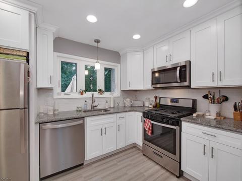 29 Georgia Dr, Wayne, NJ 07470 photo 10