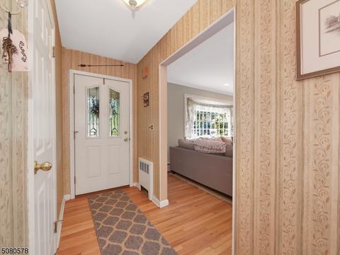 29 Georgia Dr, Wayne, NJ 07470 photo 2