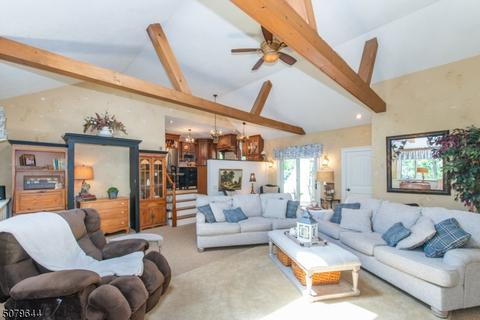 110 Carol Pl, Wayne, NJ 07470 photo 5