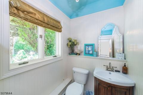 110 Carol Pl, Wayne, NJ 07470 photo 18