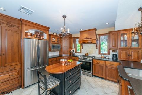 110 Carol Pl, Wayne, NJ 07470 photo 7