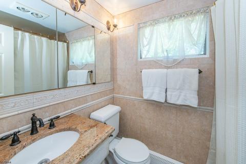 110 Carol Pl, Wayne, NJ 07470 photo 13