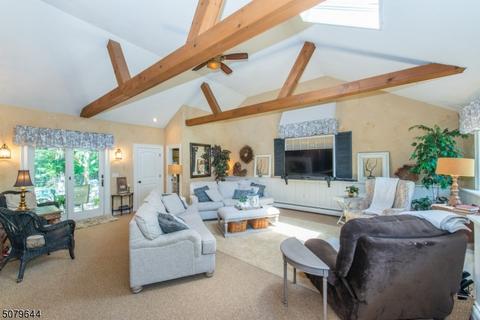 110 Carol Pl, Wayne, NJ 07470 photo 4