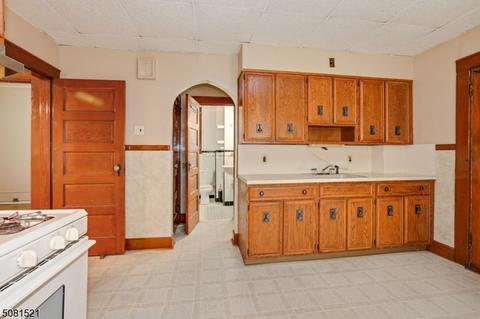 306 Ann St, Harrison, NJ 07029 photo 4