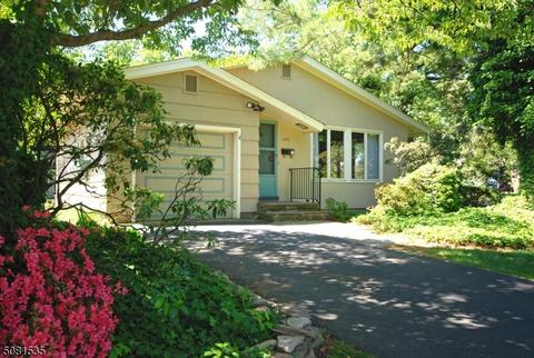 602 Ashland Rd, Middlesex, NJ 08846 photo 1
