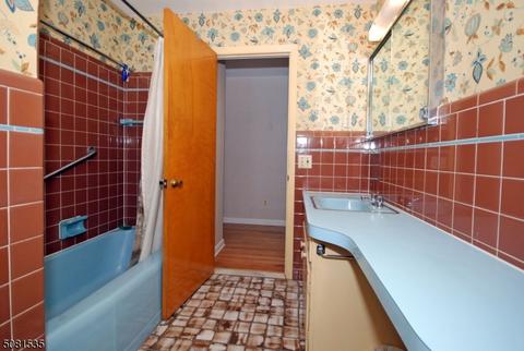 602 Ashland Rd, Middlesex, NJ 08846 photo 13