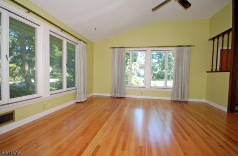602 Ashland Rd, Middlesex, NJ 08846 photo 3