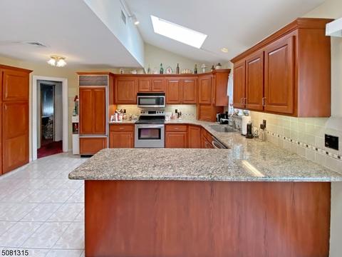 418 Marvin Ave, Hackensack, NJ 07601 photo 4