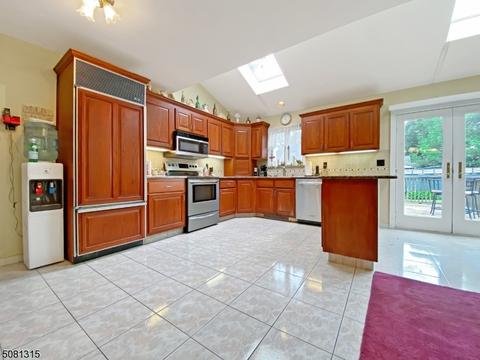 418 Marvin Ave, Hackensack, NJ 07601 photo 2