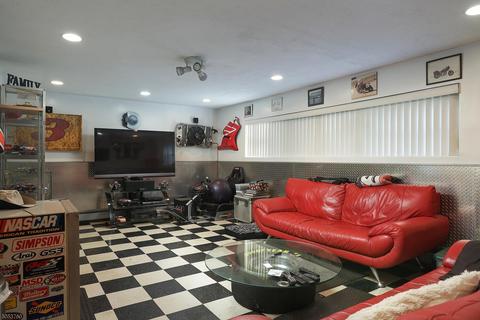 20 Harmon Rd, Edison, NJ 08837 photo 17