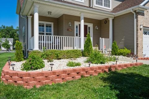 10 Quick Ct, East Franklin, NJ 08873 photo 2
