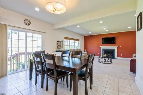 10 Quick Ct, East Franklin, NJ 08873 photo 7