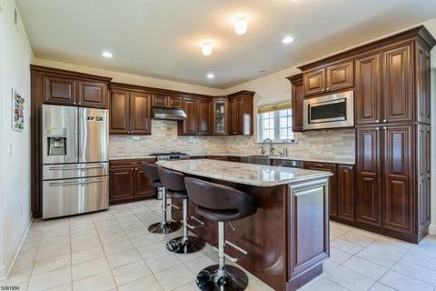 10 Quick Ct, East Franklin, NJ 08873 photo 6