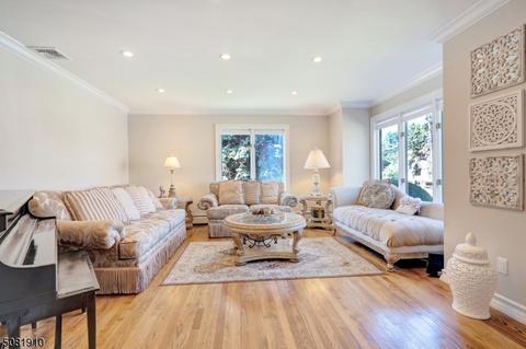 41 Smith St, Waldwick, NJ 07463 photo 4
