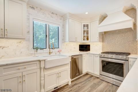 41 Smith St, Waldwick, NJ 07463 photo 12