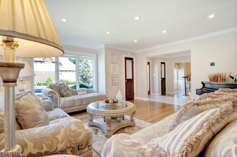 41 Smith St, Waldwick, NJ 07463 photo 5