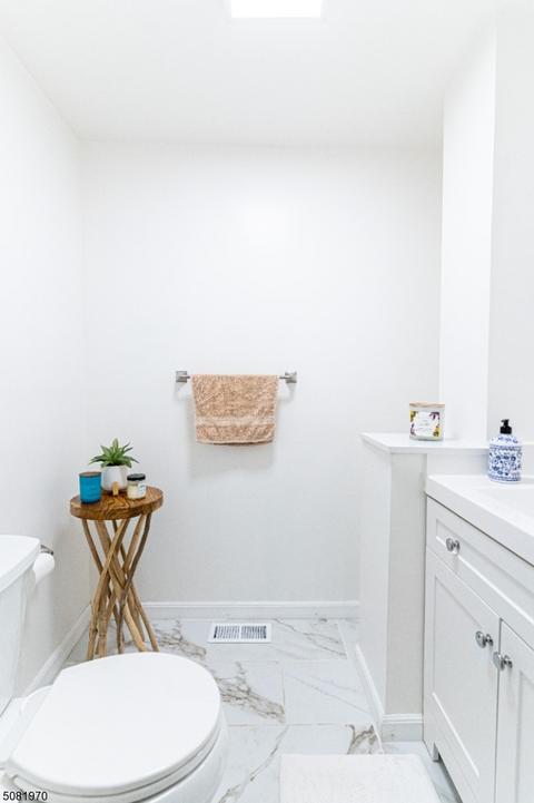 116 Oldham Rd, Wayne, NJ 07470 photo 9