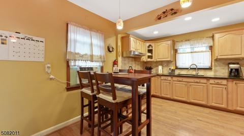 414 Melrose Ave, Middlesex, NJ 08846 photo 8