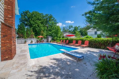 514 Forest Ave, Paramus, NJ 07652 photo 2