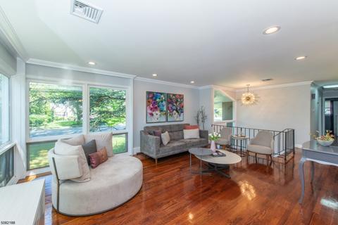 514 Forest Ave, Paramus, NJ 07652 photo 7