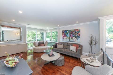 514 Forest Ave, Paramus, NJ 07652 photo 8