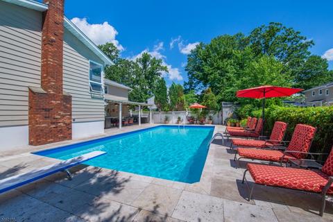 514 Forest Ave, Paramus, NJ 07652 photo 21