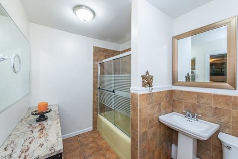 514 Forest Ave, Paramus, NJ 07652 photo 19
