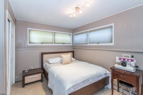 514 Forest Ave, Paramus, NJ 07652 photo 18