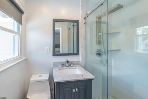 514 Forest Ave, Paramus, NJ 07652 photo 13