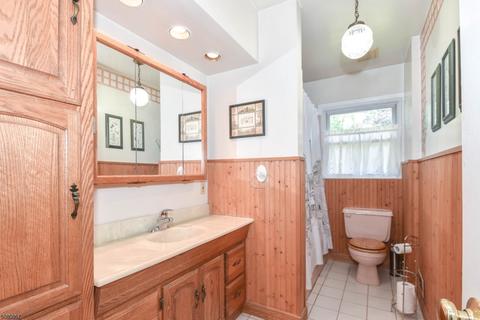 467 Mountainview Dr, North Plainfield, NJ 07063 photo 15