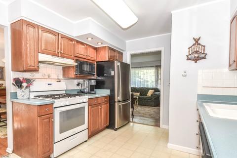 467 Mountainview Dr, North Plainfield, NJ 07063 photo 12