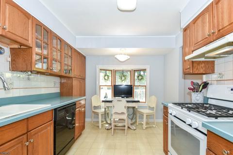 467 Mountainview Dr, North Plainfield, NJ 07063 photo 10