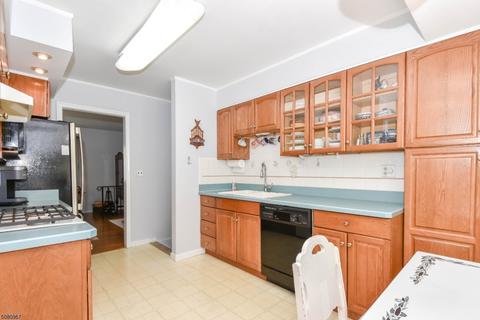 467 Mountainview Dr, North Plainfield, NJ 07063 photo 11