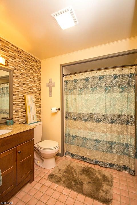 2 Lynn Dr, Byram Twp, NJ 07821 photo 17