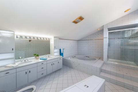 222 Webster Dr, Wayne, NJ 07470 photo 13