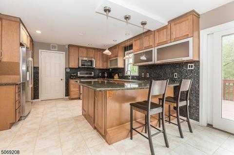 22 Arbor Rd, Wayne, NJ 07470 photo 6