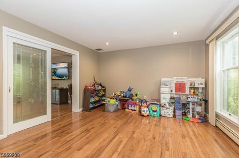 22 Arbor Rd, Wayne, NJ 07470 photo 10