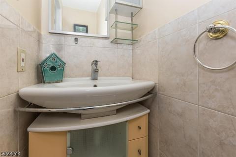 22 Arbor Rd, Wayne, NJ 07470 photo 11