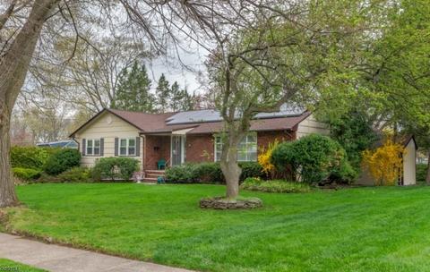 2 Ayers Ln, Clark, NJ 07066 photo 2