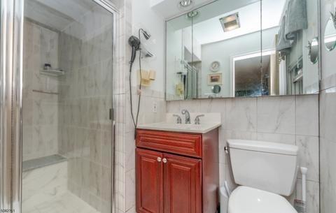 2 Ayers Ln, Clark, NJ 07066 photo 8