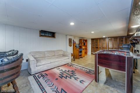2 Ayers Ln, Clark, NJ 07066 photo 9