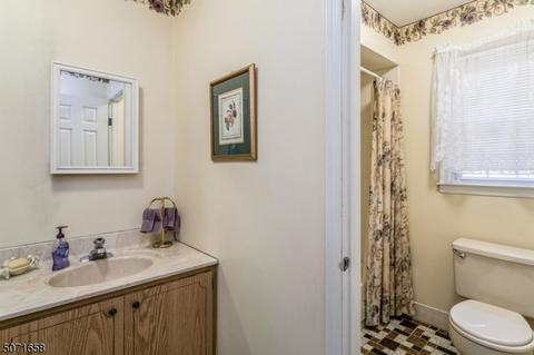 72 Fairmount Pl, Paramus, NJ 07652 photo 20