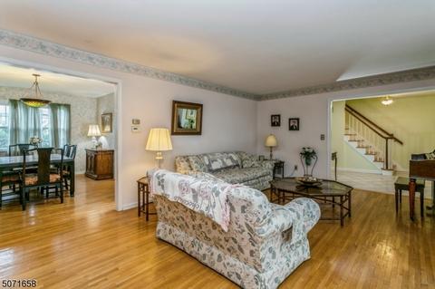 72 Fairmount Pl, Paramus, NJ 07652 photo 5