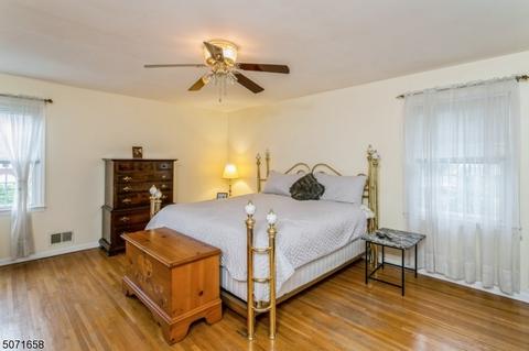 72 Fairmount Pl, Paramus, NJ 07652 photo 17