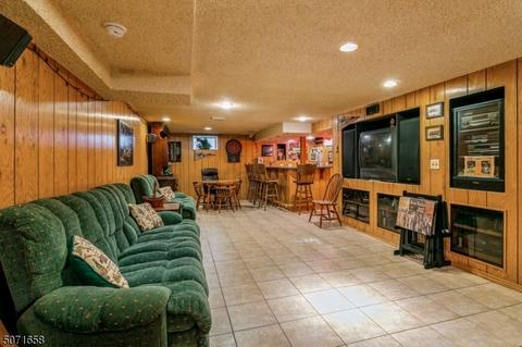 72 Fairmount Pl, Paramus, NJ 07652 photo 21