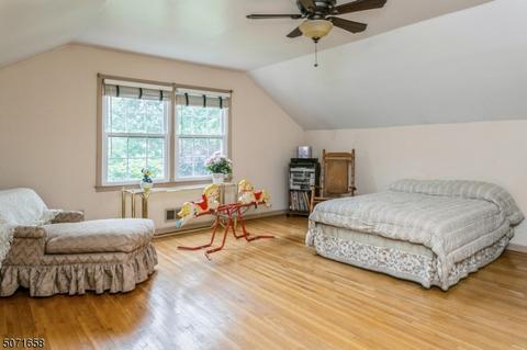 72 Fairmount Pl, Paramus, NJ 07652 photo 12